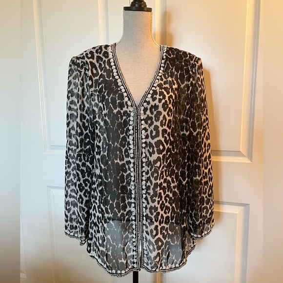 Mark & John by Gopal Tops - ❤️💜💙💛 Vintage Mark & John Silk Beaded Black White Leopard Print Cardigan 1X